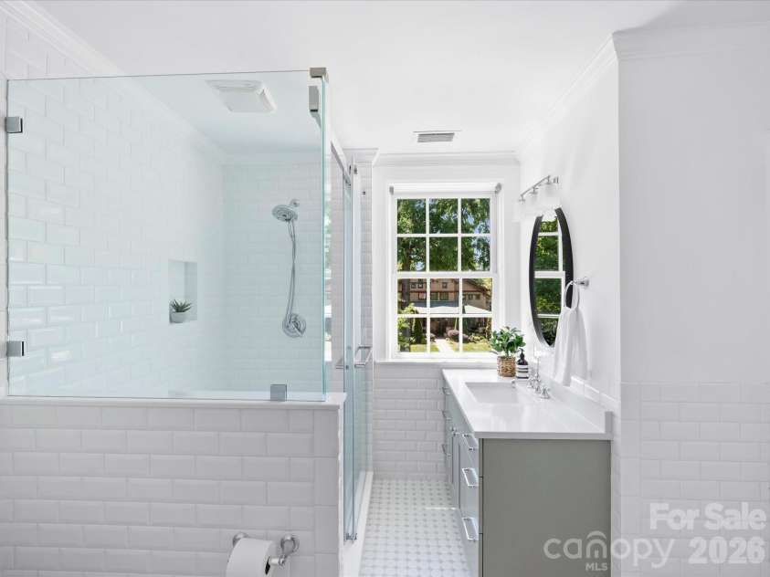 242 Hillside Avenue, Charlotte, NC 28209.  MLS# CAR4371887, YatesRealty ID 15455. 