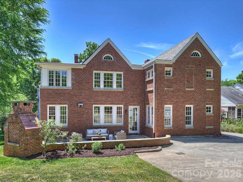 242 Hillside Avenue, Charlotte, NC 28209.  MLS# CAR4371887, YatesRealty ID 15455. 