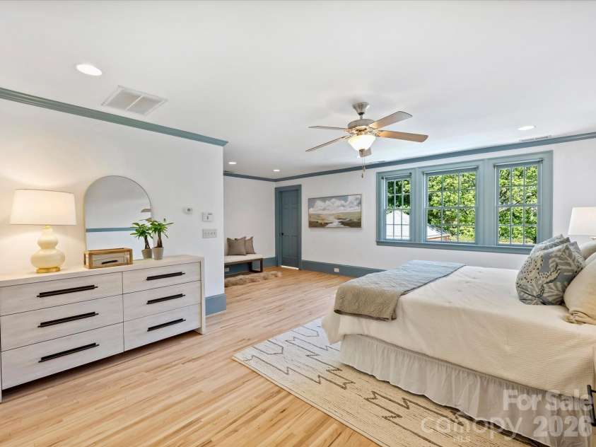 242 Hillside Avenue, Charlotte, NC 28209.  MLS# CAR4371887, YatesRealty ID 15455. Primary bedroom