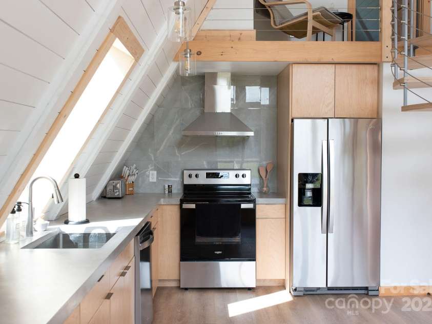 11 A Frame Alley, Black Mountain, NC 28711.  MLS# CAR4239162, YatesRealty ID 15456. Concrete Countertops