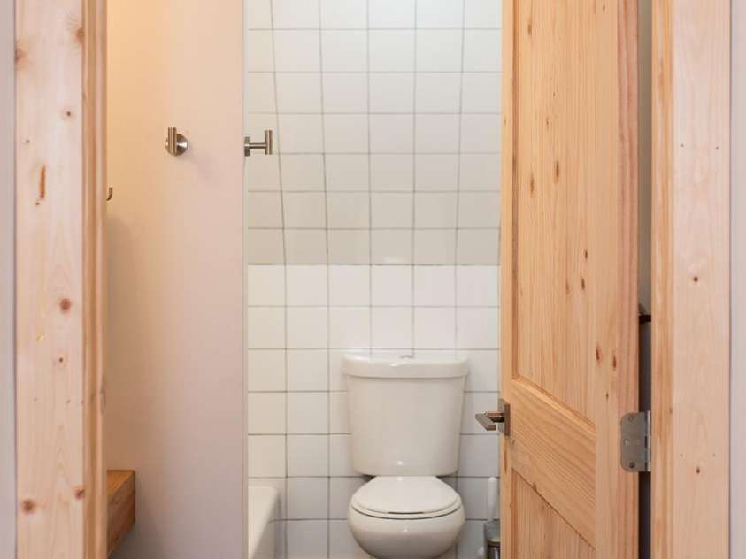 11 A Frame Alley, Black Mountain, NC 28711.  MLS# CAR4239162, YatesRealty ID 15456. Cute Bathroom