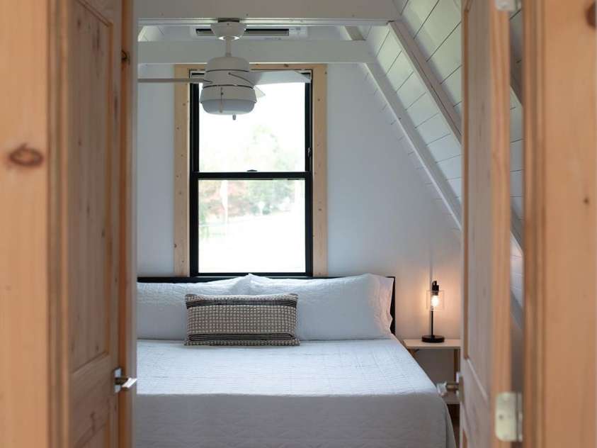 11 A Frame Alley, Black Mountain, NC 28711.  MLS# CAR4239162, YatesRealty ID 15456. Upstairs King Bedroom
