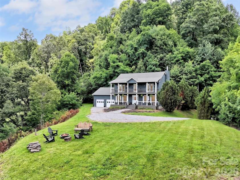 1231 Grandeur Heights, Clyde, NC 28721.  MLS# CAR4402696, YatesRealty ID 15456. 