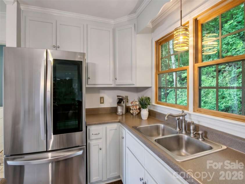 1231 Grandeur Heights, Clyde, NC 28721.  MLS# CAR4402696, YatesRealty ID 15456. 