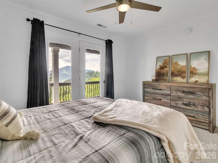 1231 Grandeur Heights, Clyde, NC 28721.  MLS# CAR4402696, YatesRealty ID 15456. 