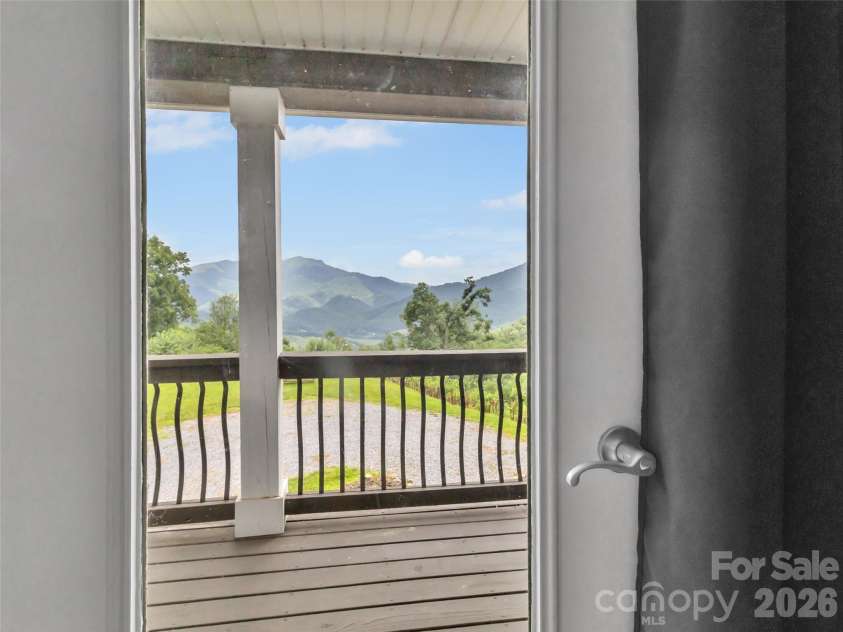 1231 Grandeur Heights, Clyde, NC 28721.  MLS# CAR4402696, YatesRealty ID 15456. 