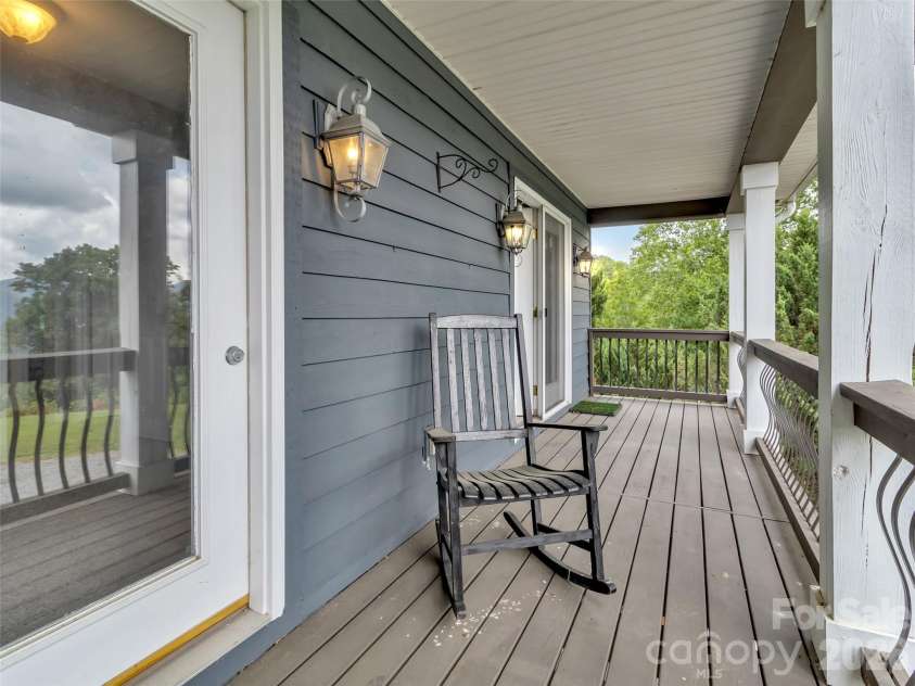 1231 Grandeur Heights, Clyde, NC 28721.  MLS# CAR4402696, YatesRealty ID 15456. 