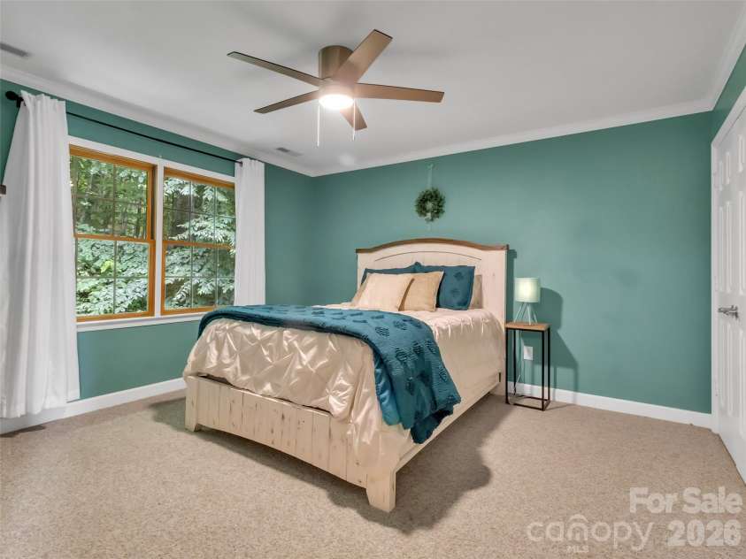 1231 Grandeur Heights, Clyde, NC 28721.  MLS# CAR4402696, YatesRealty ID 15456. 