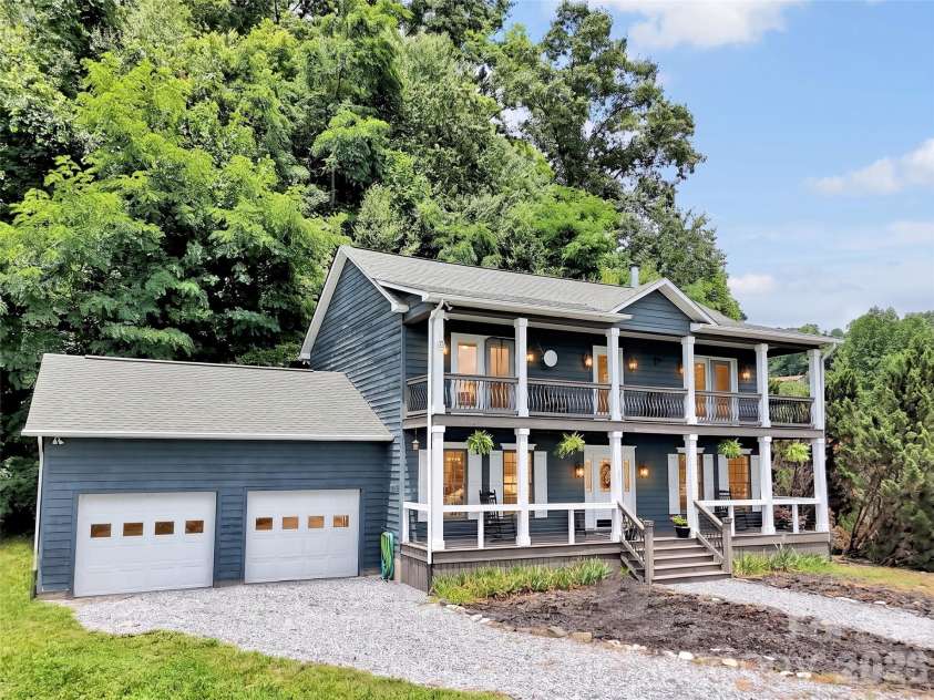 1231 Grandeur Heights, Clyde, NC 28721.  MLS# CAR4402696, YatesRealty ID 15456. 