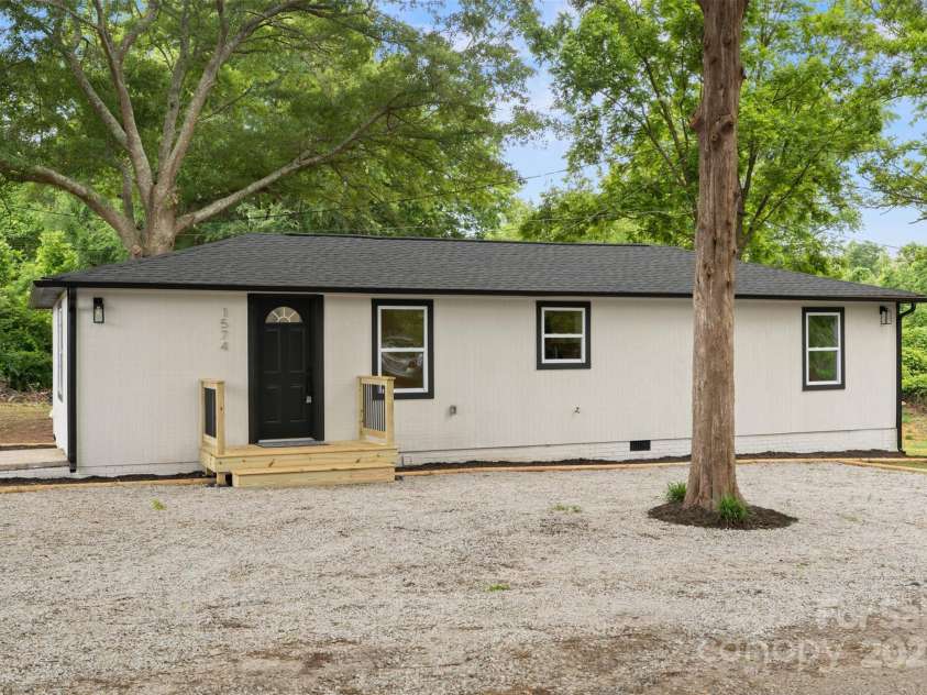 1574 Mangum Drive, Lancaster, SC 29720.  MLS# CAR4258458, YatesRealty ID 15457. New Roof!