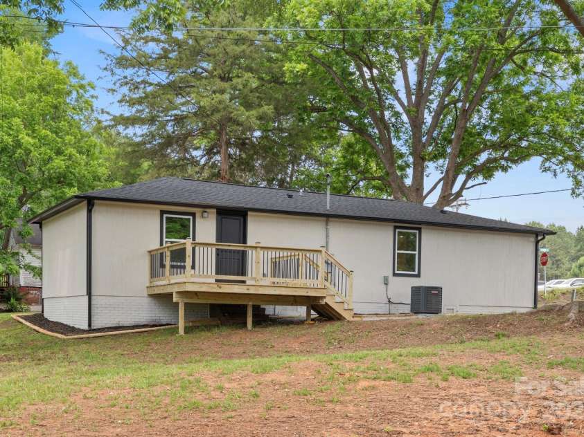 1574 Mangum Drive, Lancaster, SC 29720.  MLS# CAR4258458, YatesRealty ID 15457. Spacious Yard!