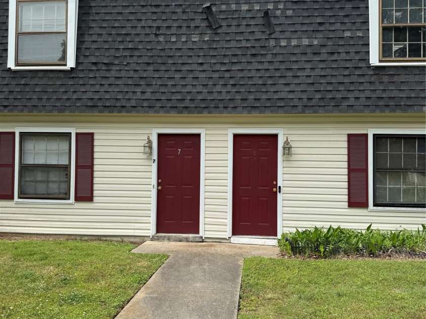 2224 Yorkhills Drive, Charlotte, NC 28217.  MLS# CAR4257532, YatesRealty ID 15458. 