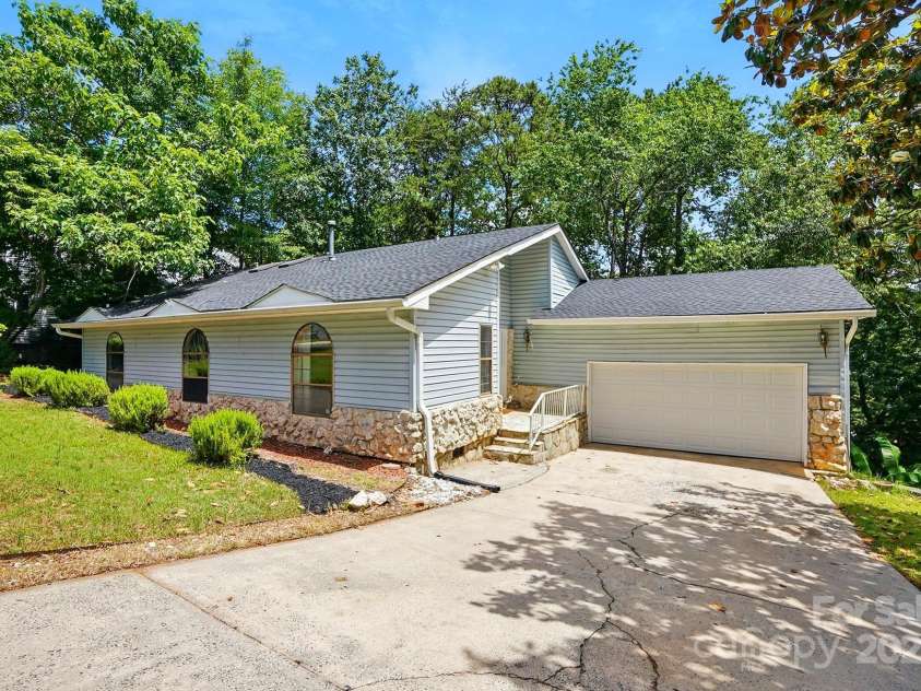 1205 Molokai Drive, Tega Cay, SC 29708.  MLS# CAR4224217, YatesRealty ID 15459. 