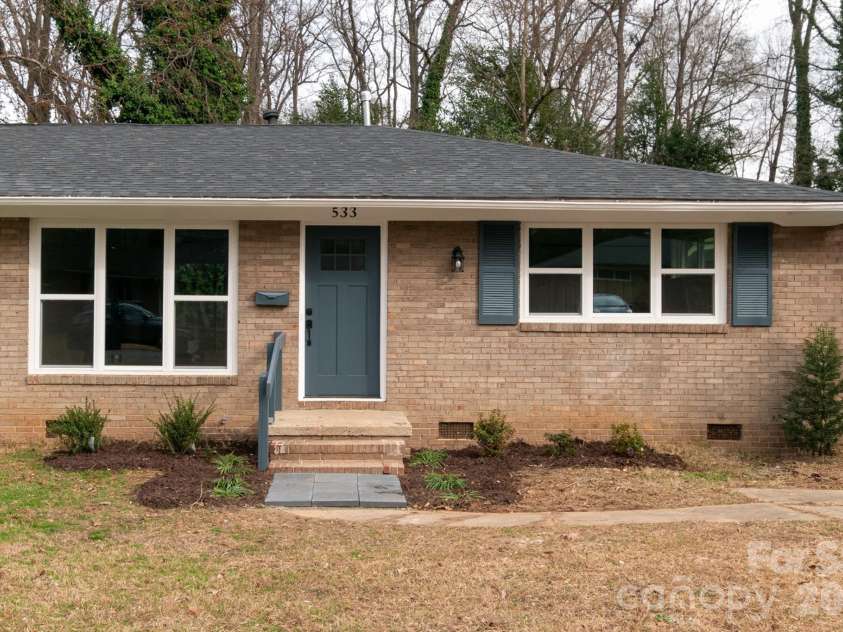 533 Blendwood Drive, Charlotte, NC 28215.  MLS# CAR4335426, YatesRealty ID 15459. 