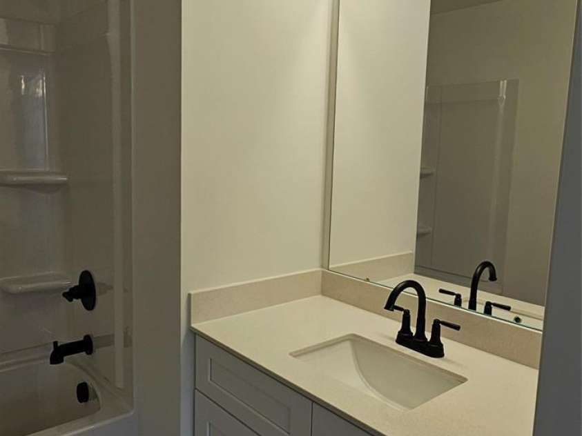 362 Moore Avenue, Mooresville, NC 28115.  MLS# CAR4255939, YatesRealty ID 15460. Unit A primary bath, view #2