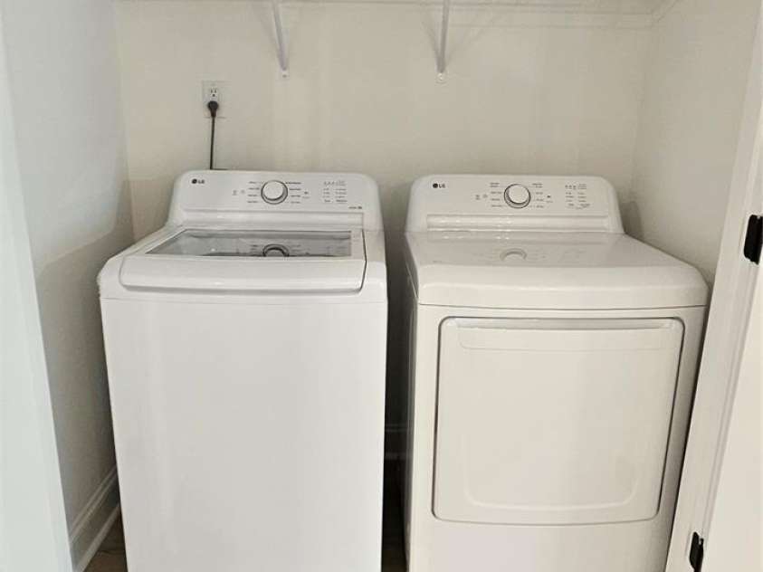 362 Moore Avenue, Mooresville, NC 28115.  MLS# CAR4255939, YatesRealty ID 15460. Unit B laundry