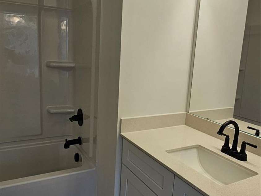 362 Moore Avenue, Mooresville, NC 28115.  MLS# CAR4255939, YatesRealty ID 15460. Unit B primary bath, view #2