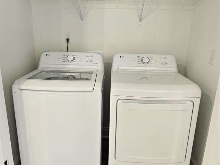 382 Moore Avenue, Mooresville, NC 28115.  MLS# CAR4255955, YatesRealty ID 15461. Unit B laundry