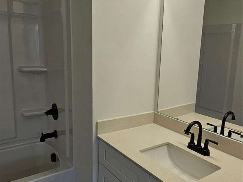 382 Moore Avenue, Mooresville, NC 28115.  MLS# CAR4255955, YatesRealty ID 15461. Unit B primary bath, view#2