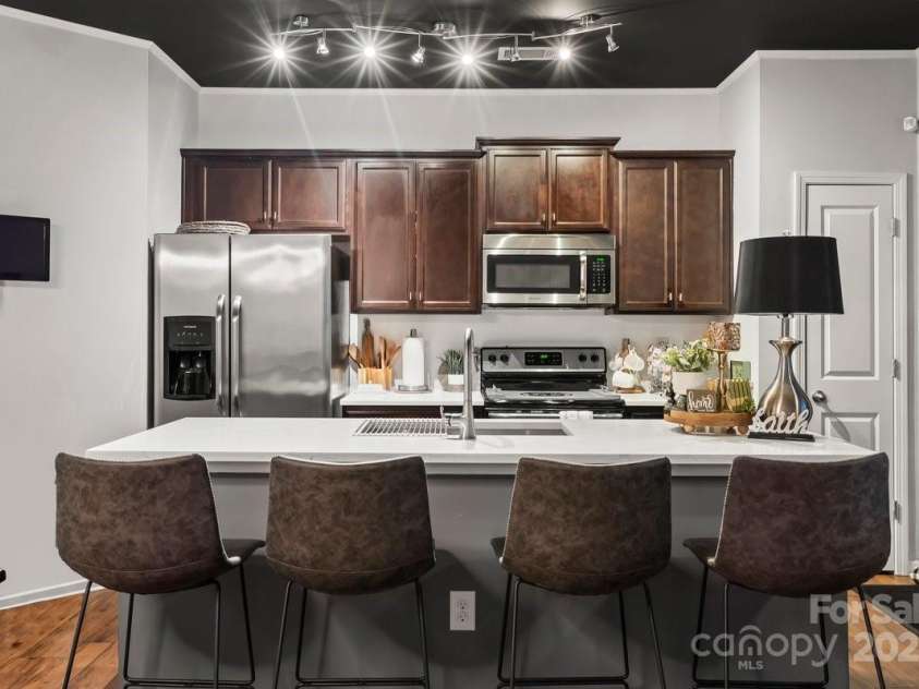 9408 Hamel Street, Charlotte, NC 28215.  MLS# CAR4213263, YatesRealty ID 15462. Kitchen