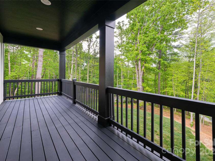 15 Maggies Lane, Asheville, NC 28803.  MLS# CAR4183002, YatesRealty ID 15463. Covered Front Porch