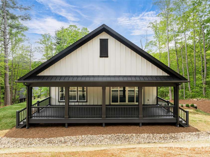 15 Maggies Lane, Asheville, NC 28803.  MLS# CAR4183002, YatesRealty ID 15463. Full length covered back deck