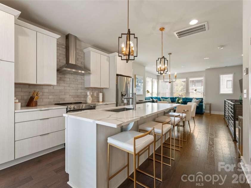 1707 Cannon View Lane, Charlotte, NC 28208.  MLS# CAR4344582, YatesRealty ID 15466. 