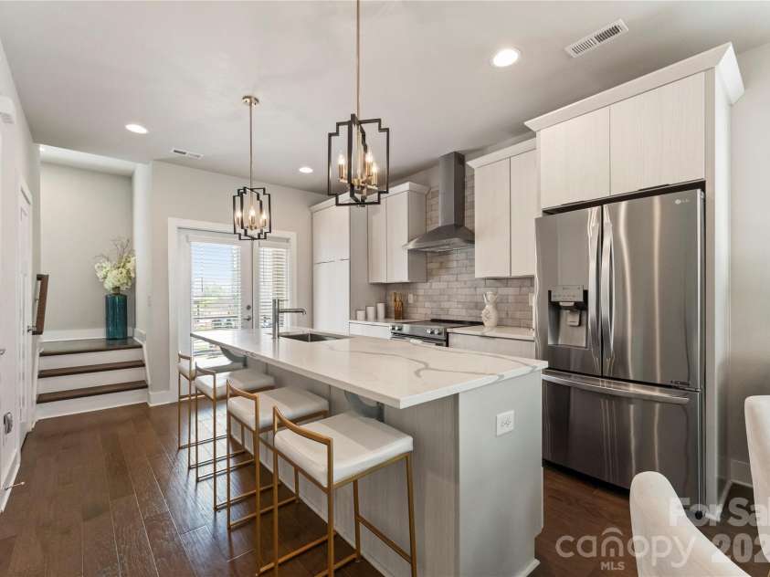 1707 Cannon View Lane, Charlotte, NC 28208.  MLS# CAR4344582, YatesRealty ID 15466. 