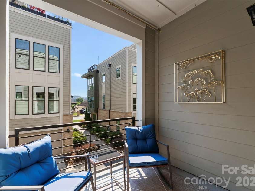 1707 Cannon View Lane, Charlotte, NC 28208.  MLS# CAR4344582, YatesRealty ID 15466. 