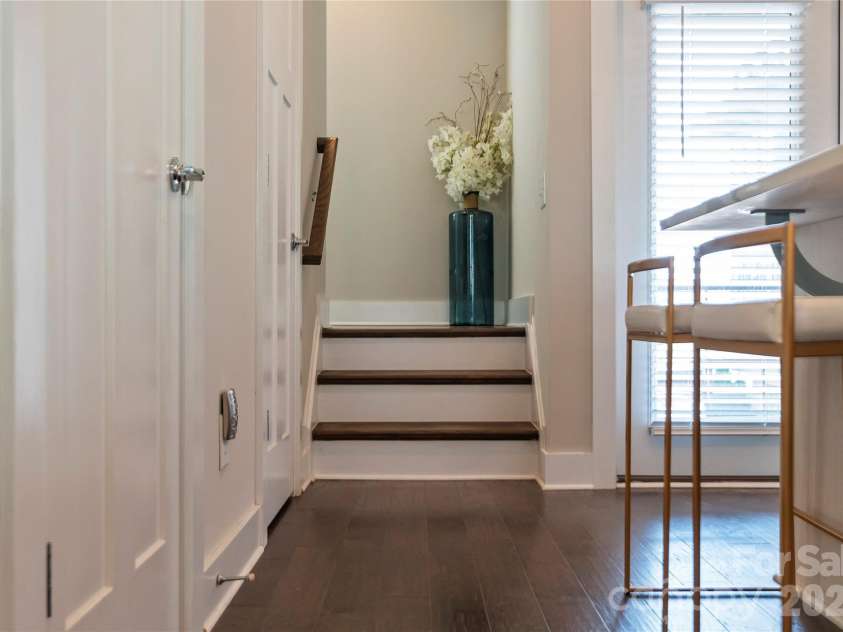 1707 Cannon View Lane, Charlotte, NC 28208.  MLS# CAR4344582, YatesRealty ID 15466. 