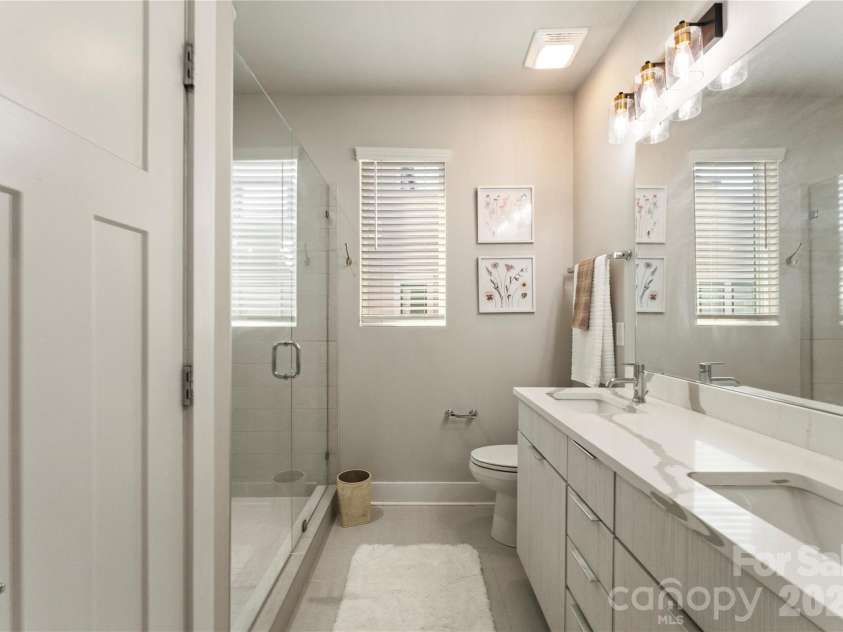 1707 Cannon View Lane, Charlotte, NC 28208.  MLS# CAR4344582, YatesRealty ID 15466. 