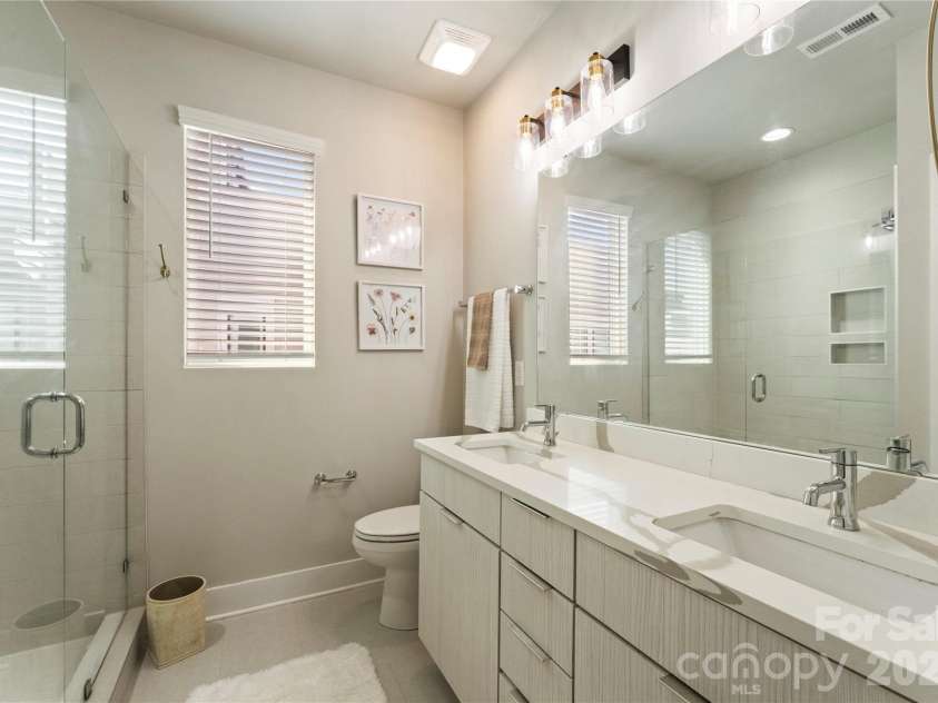 1707 Cannon View Lane, Charlotte, NC 28208.  MLS# CAR4344582, YatesRealty ID 15466. 