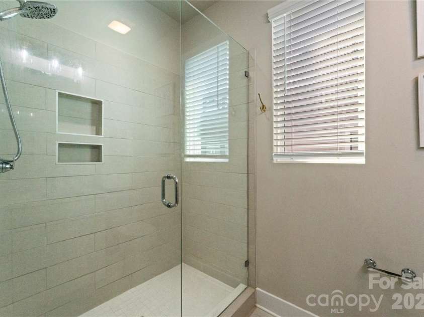 1707 Cannon View Lane, Charlotte, NC 28208.  MLS# CAR4344582, YatesRealty ID 15466. 