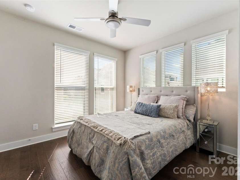 1707 Cannon View Lane, Charlotte, NC 28208.  MLS# CAR4344582, YatesRealty ID 15466. 