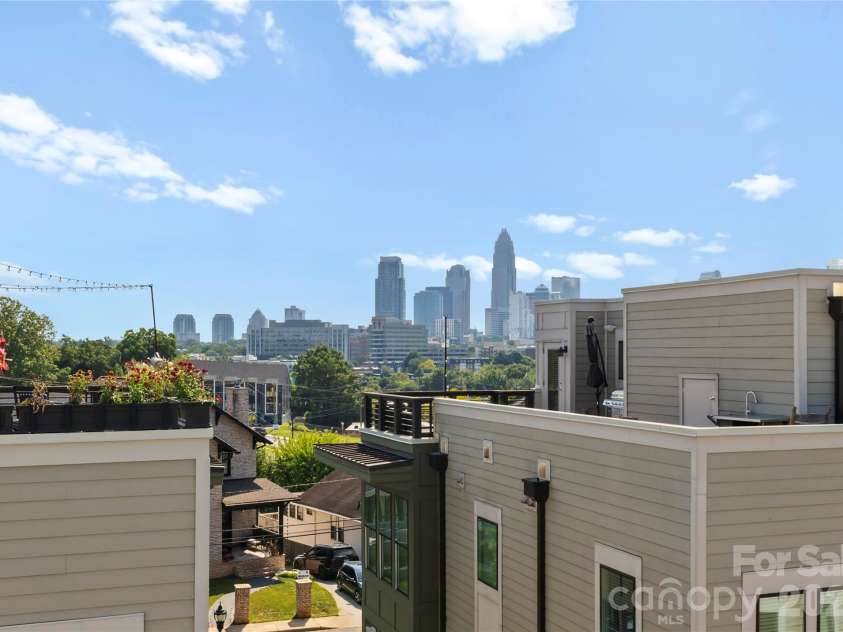 1707 Cannon View Lane, Charlotte, NC 28208.  MLS# CAR4344582, YatesRealty ID 15466. 