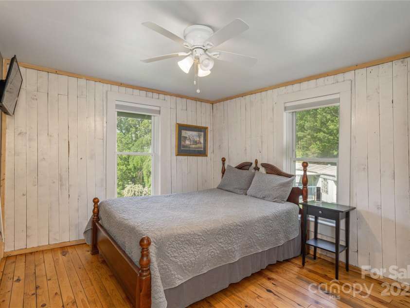 223 Smith Cove Road, Candler, NC 28715.  MLS# CAR4260710, YatesRealty ID 15466. 