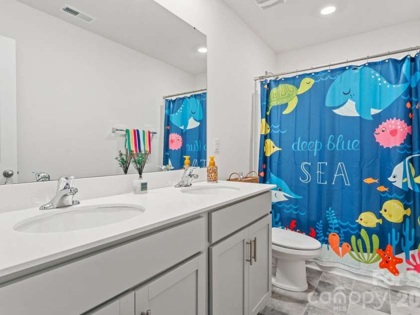 9777 Tea Garden Drive, Gastonia, NC 28056.  MLS# CAR4351279, YatesRealty ID 15467. Bathroom #2
