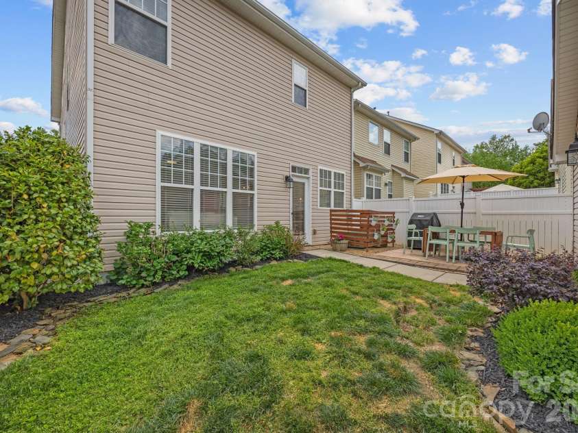 9715 Cadman Court, Cornelius, NC 28031.  MLS# CAR4372557, YatesRealty ID 15468. 