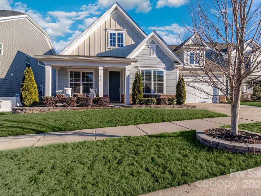 1037 Tobin Drive, Fort Mill, SC 29715.  MLS# CAR4238673, YatesRealty ID 15469. 