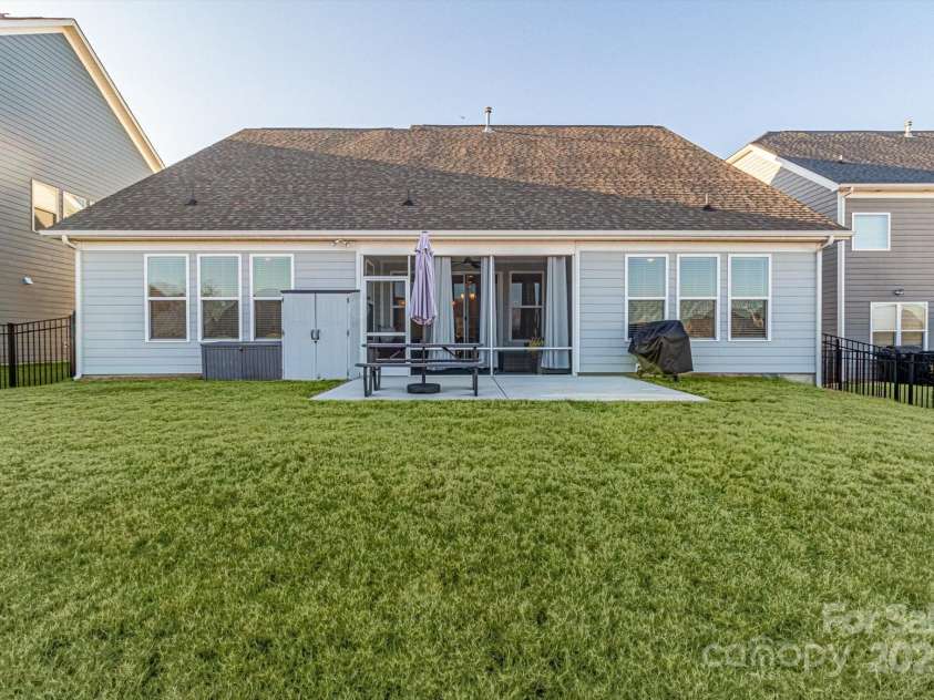 1037 Tobin Drive, Fort Mill, SC 29715.  MLS# CAR4238673, YatesRealty ID 15469. 