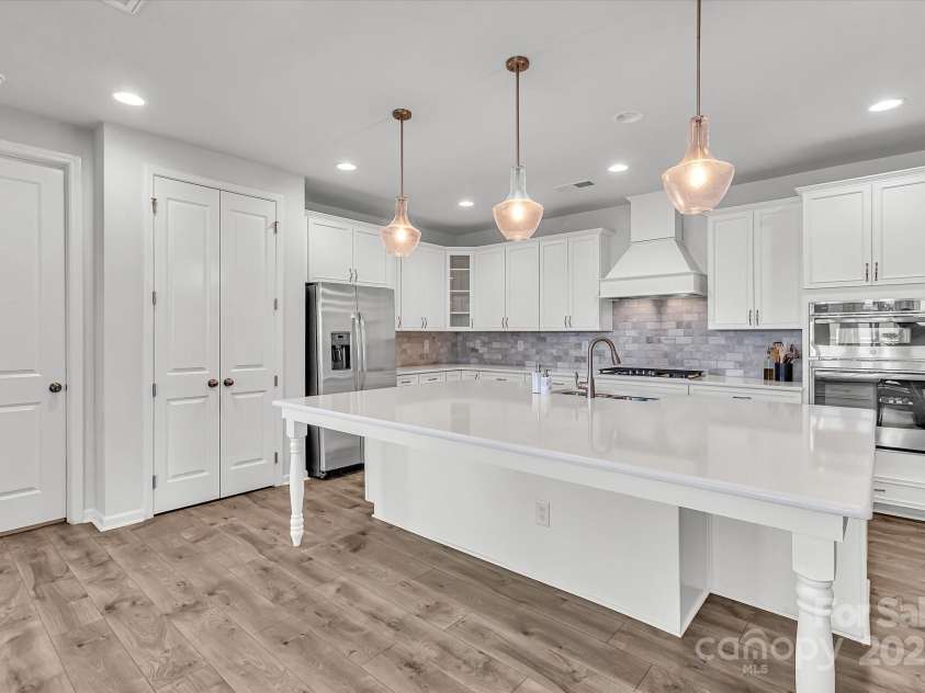 1037 Tobin Drive, Fort Mill, SC 29715.  MLS# CAR4238673, YatesRealty ID 15469. 