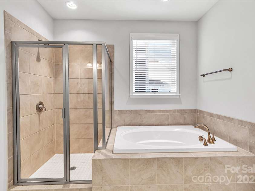 1037 Tobin Drive, Fort Mill, SC 29715.  MLS# CAR4238673, YatesRealty ID 15469. 