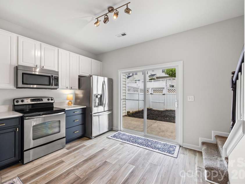 1114 Sienna Sand Way, Fort Mill, SC 29708.  MLS# CAR4360658, YatesRealty ID 15470. Kitchen