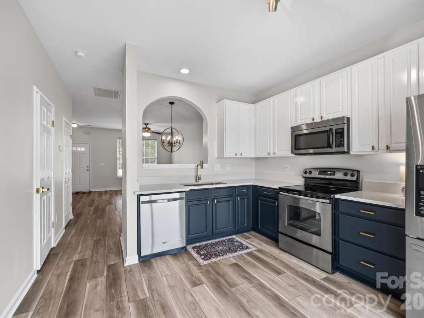 1114 Sienna Sand Way, Fort Mill, SC 29708.  MLS# CAR4360658, YatesRealty ID 15470. Kitchen