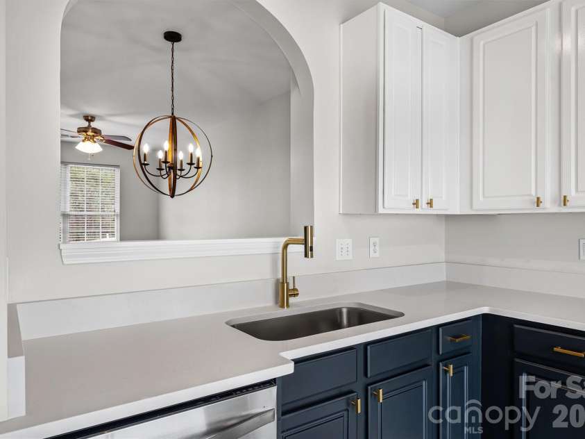 1114 Sienna Sand Way, Fort Mill, SC 29708.  MLS# CAR4360658, YatesRealty ID 15470. Kitchen