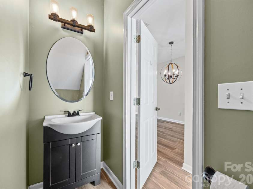 1114 Sienna Sand Way, Fort Mill, SC 29708.  MLS# CAR4360658, YatesRealty ID 15470. Powder Room