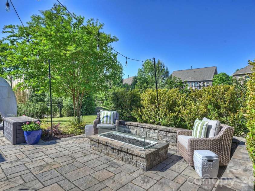 2028 Massy Clark Drive, Matthews, NC 28105.  MLS# CAR4373049, YatesRealty ID 15471. 