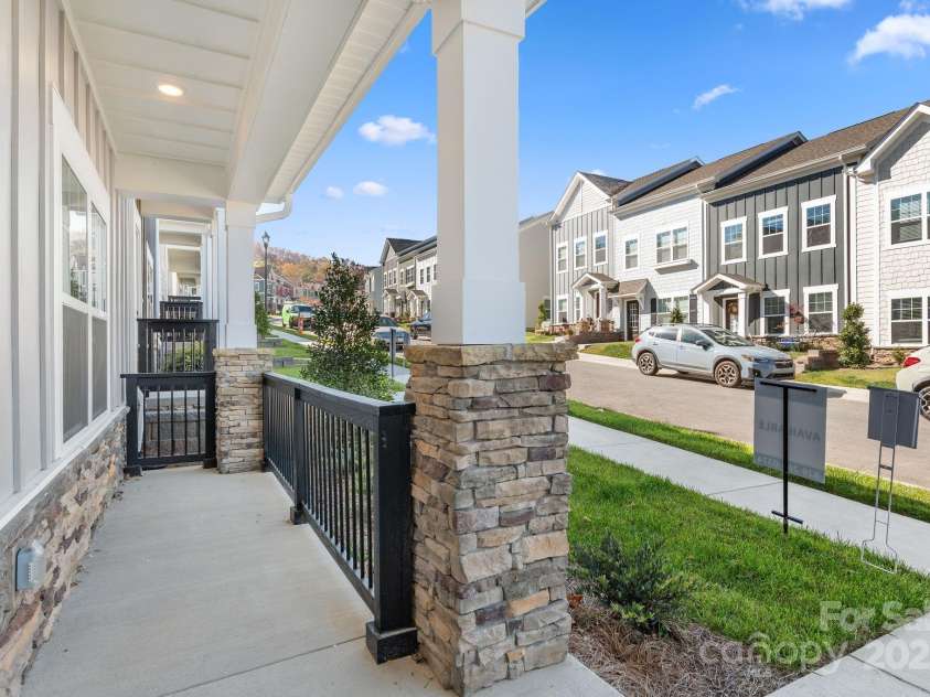 73 Walnut Springs Drive, Asheville, NC 28804.  MLS# CAR4204864, YatesRealty ID 15471. 