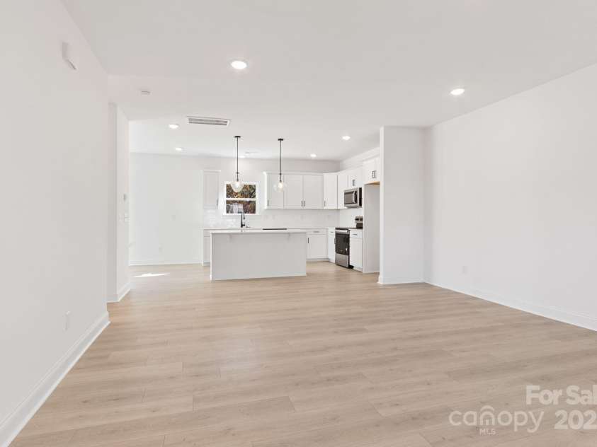 73 Walnut Springs Drive, Asheville, NC 28804.  MLS# CAR4204864, YatesRealty ID 15471. 