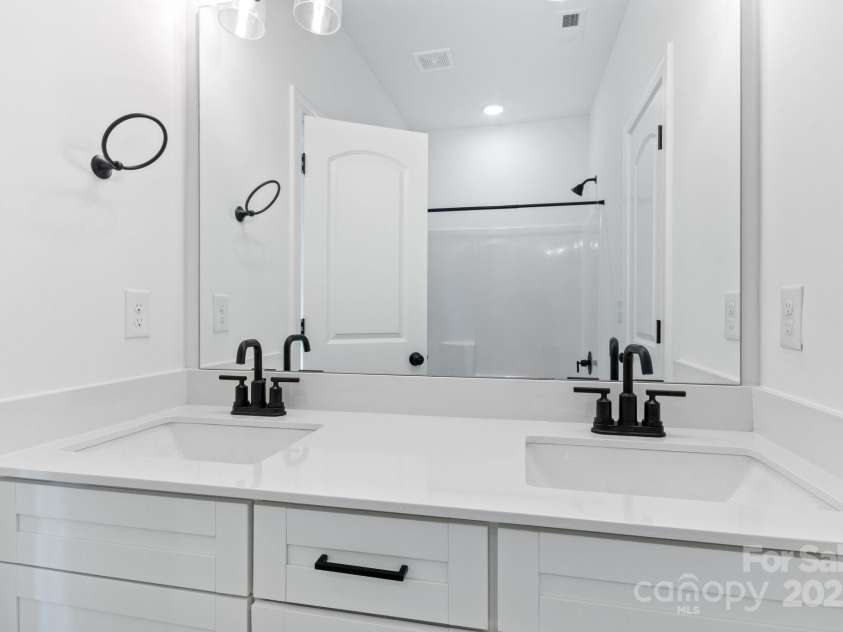 73 Walnut Springs Drive, Asheville, NC 28804.  MLS# CAR4204864, YatesRealty ID 15471. 